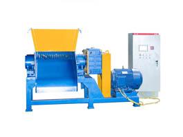 Single shaft fishing net shredder